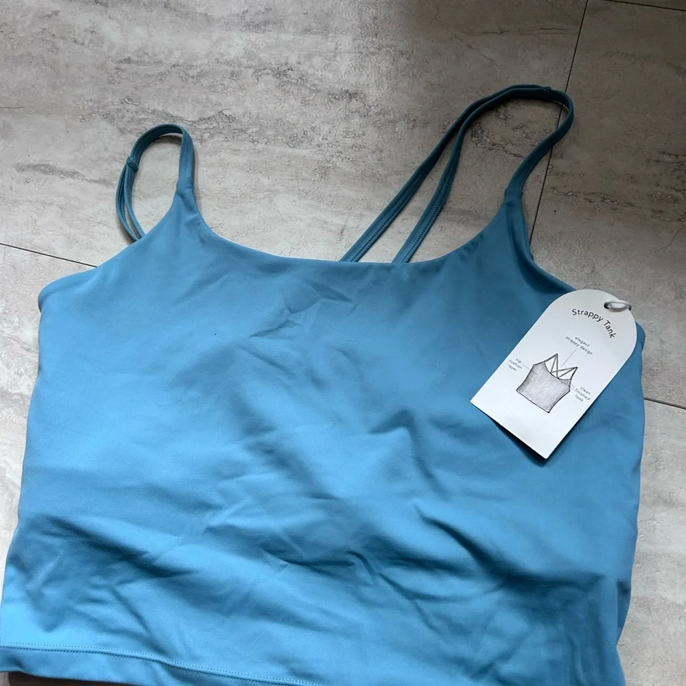 NWT Blogilates Strappy Tank size 1X - Picture 4 of 5
